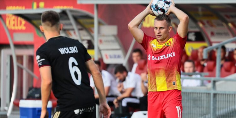 21.08.2021. Kielce. Suzuki Arena. Fortuna 1 Liga. Korona Kielce - ŁKS Łódź / Wiktor Taszłow / Radio Kielce