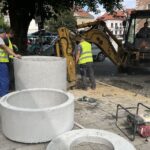 10.08.2021. Sandomierz. Budowa źródła wody pitnej na starówce / Grażyna Szlęzak-Wójcik / Radio Kielce