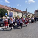 22.08.2021. Staszów. Dzień Chleba - korowód dożynkowy / Grażyna Szlęzak-Wójcik / Radio Kielce