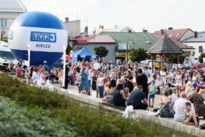 22.08.2021. Chęciny. „Wakacje 2021. Spotkajmy się” / Wiktor Taszlow / Radio Kielce