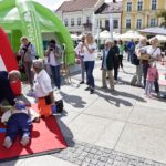 28.08.2021. Kielce. Festyn rodzinny. Przekazanie defibrylatora / Jarosław Kubalski / Radio Kielce