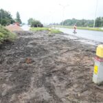 26.08.2021. Kielce. Budowa ścieżki rowerowej wzdłuż ulicy Krakowskiej / Wiktor Taszłow / Radio Kielce