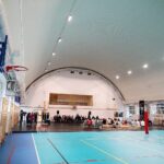 30.08.2021. Nowa Słupia.  Oficjalne otwarcie zmodernizowanej hali sportowej przy Szkole Podstawowej w Nowej Słupi / Wiktor Taszłow / Radio Kielce