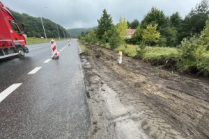 26.08.2021. Kielce. Budowa ścieżki rowerowej wzdłuż ulicy Krakowskiej / Wiktor Taszłow / Radio Kielce