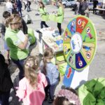 28.08.2021. Kielce. Festyn rodzinny. Przekazanie defibrylatora / Jarosław Kubalski / Radio Kielce