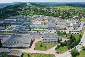 06.07.2021 Kielce. Świętokrzyskie Centrum Onkologii i parkingi wokoło ŚCO / Jarosław Kubalski / Radio Kielce