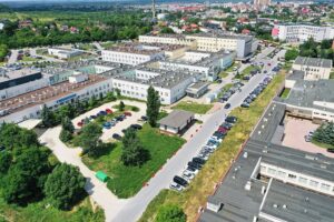 06.07.2021 Kielce. Świętokrzyskie Centrum Onkologii i parkingi wokoło ŚCO / Jarosław Kubalski / Radio Kielce