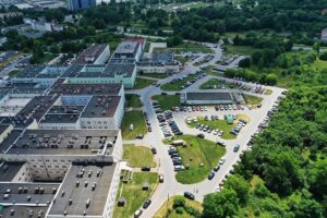 06.07.2021 Kielce. Świętokrzyskie Centrum Onkologii i parkingi wokoło ŚCO / Jarosław Kubalski / Radio Kielce