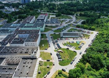 06.07.2021 Kielce. Świętokrzyskie Centrum Onkologii i parkingi wokoło ŚCO / Jarosław Kubalski / Radio Kielce