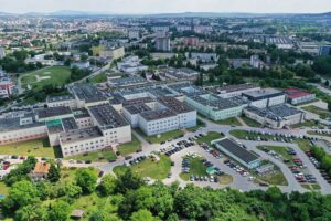 06.07.2021 Kielce. Świętokrzyskie Centrum Onkologii i parkingi wokoło ŚCO / Jarosław Kubalski / Radio Kielce