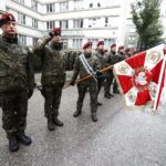 06.08.2021 Kraków. Marsz Szlakiem I Kompanii Kadrowej. Wymarsz z Oleandrów / Jarosław Kubalski / Radio Kielce