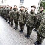 06.08.2021 Kraków. Marsz Szlakiem I Kompanii Kadrowej. Wymarsz z Oleandrów / Jarosław Kubalski / Radio Kielce