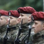 06.08.2021 Kraków. Marsz Szlakiem I Kompanii Kadrowej. Wymarsz z Oleandrów / Jarosław Kubalski / Radio Kielce