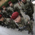 06.08.2021 Kraków. Marsz Szlakiem I Kompanii Kadrowej. Wymarsz z Oleandrów / Jarosław Kubalski / Radio Kielce