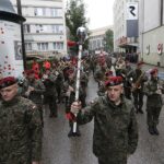 06.08.2021 Kraków. Marsz Szlakiem I Kompanii Kadrowej. Wymarsz z Oleandrów / Jarosław Kubalski / Radio Kielce