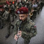 06.08.2021 Kraków. Marsz Szlakiem I Kompanii Kadrowej. Wymarsz z Oleandrów / Jarosław Kubalski / Radio Kielce