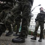 06.08.2021 Kraków. Marsz Szlakiem I Kompanii Kadrowej. Wymarsz z Oleandrów / Jarosław Kubalski / Radio Kielce