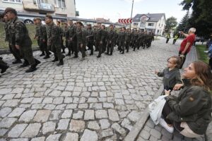 06.08.2021 Słomniki. 56. Marsz Szlakiem I Kompanii Kadrowej / Jarosław Kubalski / Radio Kielce