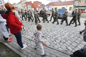 06.08.2021 Słomniki. 56. Marsz Szlakiem I Kompanii Kadrowej / Jarosław Kubalski / Radio Kielce