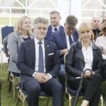 29.08.2021 Radio Kielce. Podsumowanie lata z Radiem Kielce. Piknik w ogrodach radiowych. Na zdjęciu: senator Krzysztof Słoń z małżonką / Jarosław Kubalski / Radio Kielce