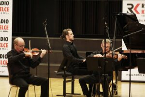 28.08.2021 Kielce. Zespół Państwowych Szkół Muzycznych. Koncert z cyklu "Chopinowskie inspiracje". Za fortepianem Eryk Parchański oraz Kwintet Smyczkowy Arso / Jarosław Kubalski / Radio Kielce