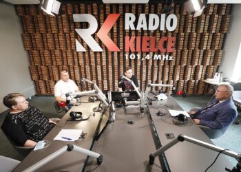 04.08.2021 Radio Kielce. Punkty Widzenia. Na zdjęciu (od lewej): Anna Niedzielska - rzecznik prasowy MPEC Kielce, Paweł Kubicki - prezes Spółdzielni Mieszkaniowej Bocianek, Robert Szumielewicz - Radio Kielce, Jerzy Moćko - prezes Świętokrzyskiej Spółdzielni Mieszkaniowej / Jarosław Kubalski / Radio Kielce