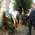 06.08.2021. Michałowice. 56. Marsz Szlakiem I Kompanii Kadrowej.  Na zdjęciu (po prawej): Jan Józef Kasprzyk - szef Urzędu do Spraw Kombatantów i Osób Represjonowanych / Jarosław Kubalski / Radio Kielce