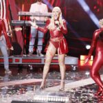 08.08.2021 Kielce. Amfiteatr na Kadzielni. Wakacyjna Trasa Dwójki. Koncert muzyki tanecznej. Elena Tsagrinou / Jarosław Kubalski / Radio Kielce