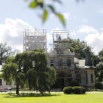 09.08.2021 Oblęgorek. Remont pałacyku Henryka Sienkiewicza / Jarosław Kubalski / Radio Kielce