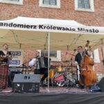 01.08.2021. Sandomierz. „Wakacje 2021. Spotkajmy się”. Kapela Karpati / Grażyna Szlęzak-Wójcik / Radio Kielce