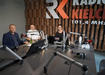 18.08.2021. Radio Kielce. Punkty Widzenia. Na zdjęciu (od lewej): Robert Jaworski - burmistrz Gminy i Miasta Chęciny, Piotr Fitas - nadleśniczy Nadleśnictwa Suchedniów, Magdalena Sitek - Radio Kielce. / Sebastian Kalwat / Radio Kielce