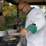 02.08.2021. Letnia kuchnia Radia Kielce. Wegański poniedziałek. Na zdjęciu Robert Kopacz - szef kuchni Upfield Professional / Anna Kwapisz / Radio Kielce