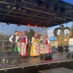 15.08.2021. Sandomierz. Miejskie dożynki. Na zdjęciu: ludowy zespół dziecięcy Sędomir / Grażyna Szlęzak-Wójcik / Radio Kielce