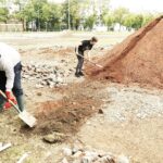 03.08.2021 Kielce. Teren Politechniki Świętokrzyskiej. Budowa toru dla łazików marsjańskich / Jarosław Kubalski / Radio Kielce