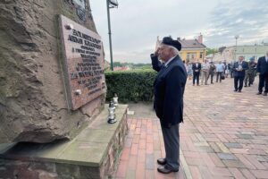 01.08.2021. Ostrowiec Świętokrzyski. Uroczystości upamiętniające powstańców warszawskich. Na zdjęciu Mjr Zdzisław Bzymek - prezes Światowego Związku Żołnierzy Armii Krajowej koło w Ostrowcu Świętokrzyskim / Emilia Sitarska / Radio Kielce