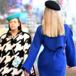 07.08.2021. Stalowa Wola. Pokaz mody podczas Nadwiślańskiego Fashion Week. Nadwiślański Fashion Week jest kontynuacją, w szerszej formule, zeszłorocznego Sandomierz Fashion Street, czyli ulicznego pokazu mody z udziałem projektantów z całej Polski, któremu towarzyszyły warsztaty, debaty i prezentacje działań kulturalnych w regionie / Darek Delmanowicz / PAP