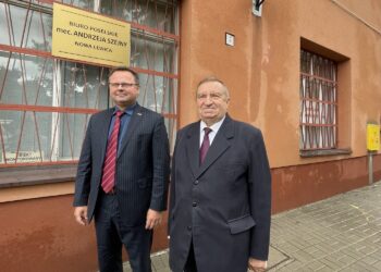 31.08.2021. Ostrowiec Św. Na zdjęciu (od lewej): Andrzej Szejna - Nowa Lewica, Józef Grabowski - przewodniczący Nowej Lewicy w Ostrowcu Św. / Emilia Sitarska / Radio Kielce