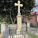 03.08.2021. Opatów. Krzyż przy ulicy Legionów / Emilia Sitarska / Radio Kielce