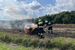 22.08.2021. Pożary pól i maszyn rolniczych / OSP Bodzechów