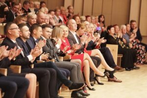 27.08.2021 Kielce. Filharmonia Świętokrzyska. Koncert pieśni patriotycznych / Jarosław Kubalski / Radio Kielce