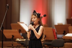 27.08.2021 Kielce. Filharmonia Świętokrzyska. Koncert pieśni patriotycznych. Alicja Galiszewska / Jarosław Kubalski / Radio Kielce