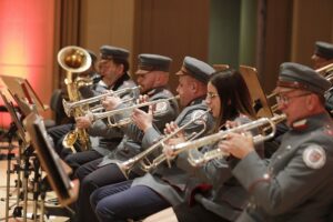 27.08.2021 Kielce. Filharmonia Świętokrzyska. Koncert pieśni patriotycznych. Marszałkowska Orkiestra Dęta pod dyrekcją Marcina Chlebnego / Jarosław Kubalski / Radio Kielce