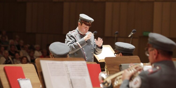 27.08.2021 Kielce. Filharmonia Świętokrzyska. Koncert pieśni patriotycznych. Marszałkowska Orkiestra Dęta pod dyrekcją Marcina Chlebnego / Jarosław Kubalski / Radio Kielce