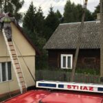 17.08.2021 Strażacy usuwający gniazda niebezpiecznych owadów / OSP KSRG Ruda Maleniecka