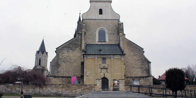 Skalbmierz. Parafia świętego Jana Chrzciciela / Marta Gajda / Radio Kielce