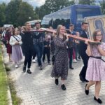 28.08.2021. Skarżysko-Kamienna. Powakacyjny Dzień Wspólnoty Ruchu Światło-Życie i adoracja przy symbolach Światowych Dni Młodzieży / Anna Głąb / Radio Kielce