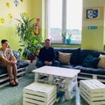 18.08..2021. Starachowice. Szkoła Podstawowa nr 2. Na zdjęciu (od lewej): Agnieszka Samsonowska - dyrektor szkoły, Marek Materek - prezydent Starachowic / UM Starachowice