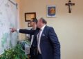 09.07.2020 Wodzisław. Premier z wizytą w rodzinnych stronach. Na zdjęciu (od lewej): premier Mateusz Morawiecki i Dominik Łukasik - wójt Wodzisławia / Dominik Łukasik/facebook
