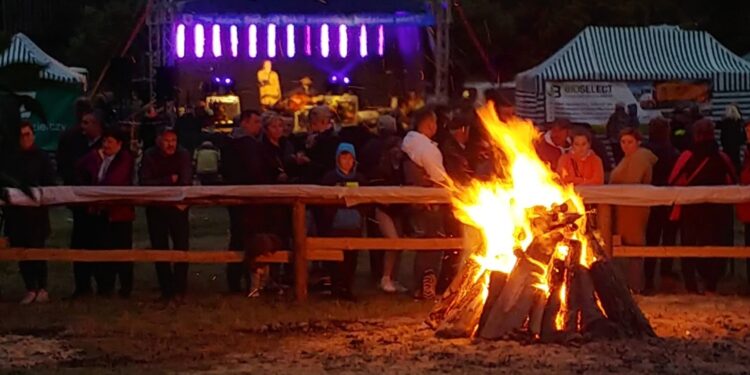 19.09.2021. Dębno. „W dzień św. Tekli ziemniaki będziem piekli” / Marcin Marszałek / Radio Kielce