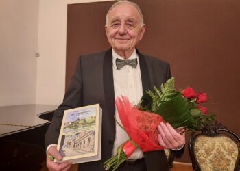 24.09.2021. Sandomierz. Spotkanie z autorem książki „Mój Sandomierz w latach 1939-2019”. Na zdjęciu profesor Stanisław Adamczak / Anna Głąb / Radio Kielce